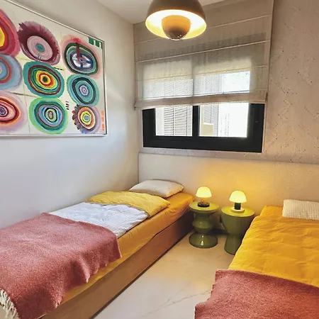 Sunset Cliffs Luxury With Sea View בנידורם