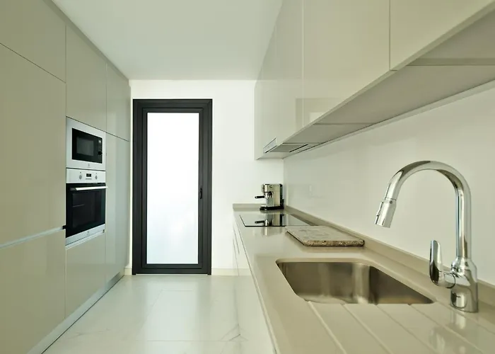 Апартаменты Sunset Cliffs Luxury With Sea View